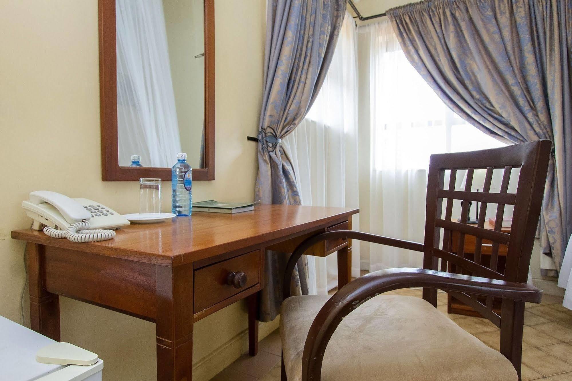 Jumuia Hotel Kisumu Ngoại thất bức ảnh